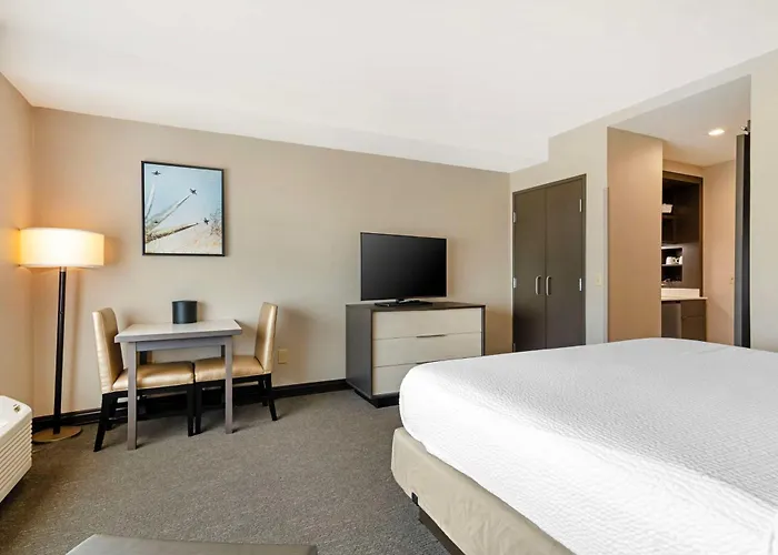 Best Western Plus Executive Residency Rigby'S Water World Hotel